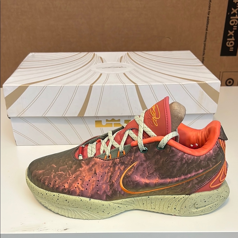 Nike LeBron Shoes XXI - Metallic Red and Orange- EMBER GLOW/ELEMENTAL GOLD